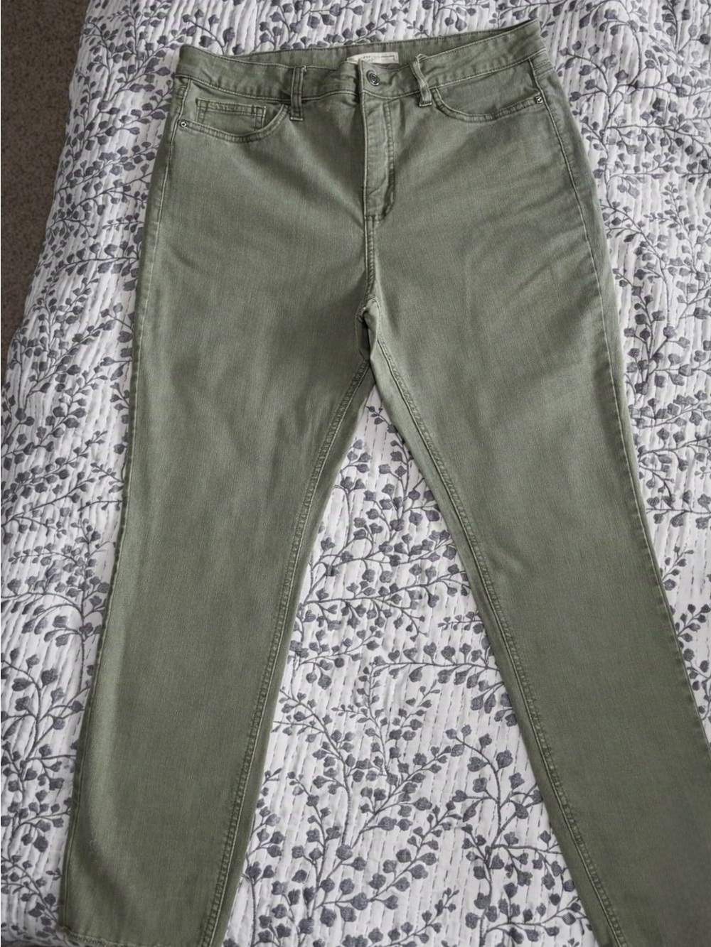 LC Lauren Conrad Olive Skinny Jeans